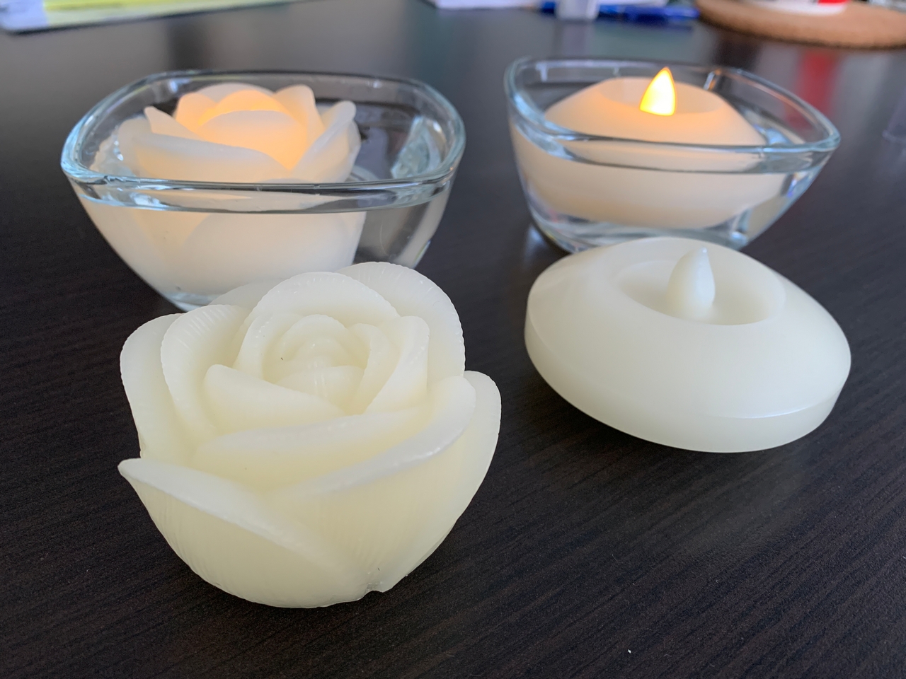 DekorLEDWax1 Plovoucí LED svíčka z pravého vosku
