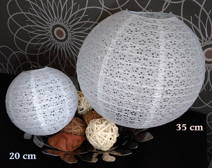 Modrý perforovaný kulatý lampion stínidlo průměr 20 cm motiv květina