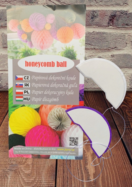 Bílá papírová koule honeycomb průměr 7,5 cm