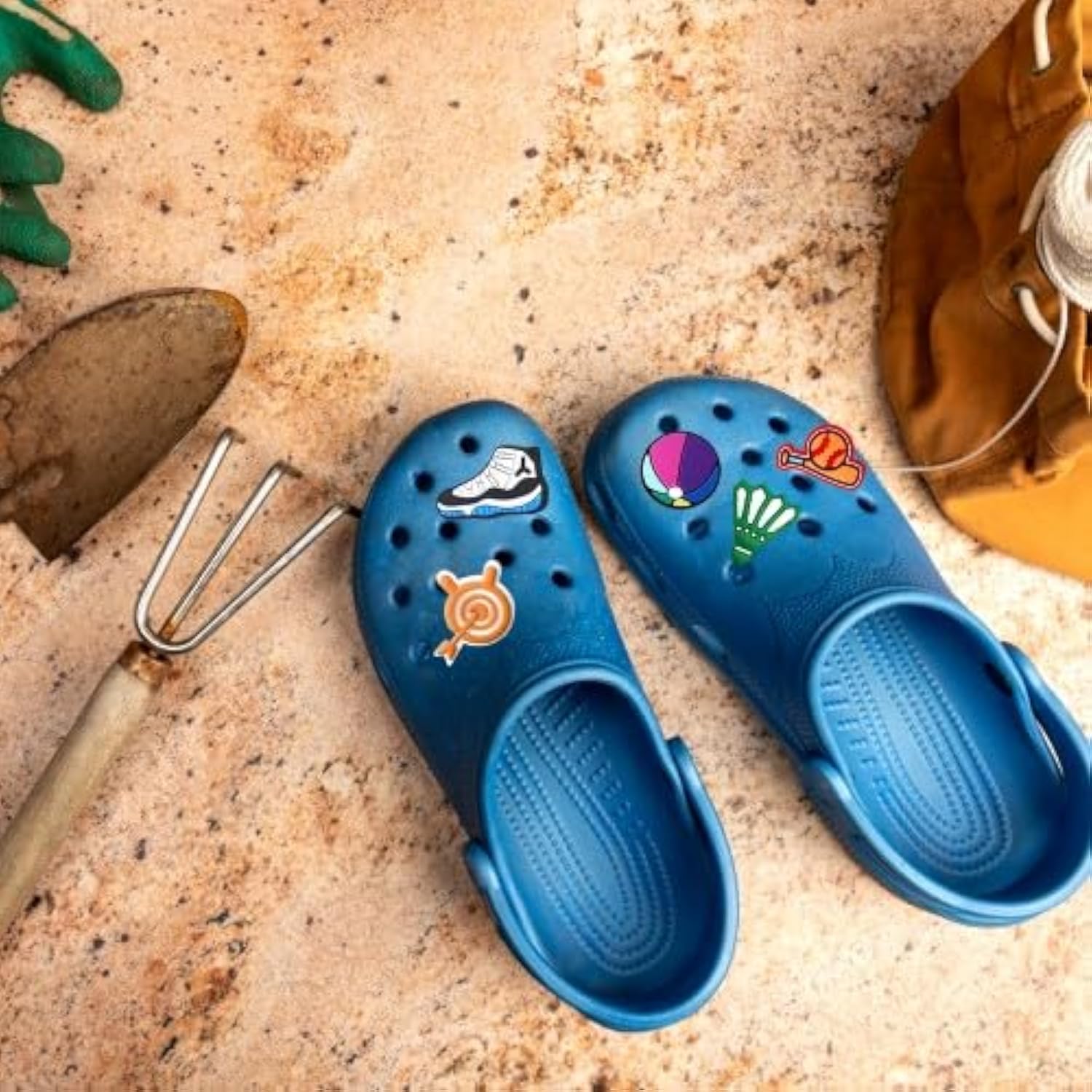 Ozdoby na boty Crocs, 63 ks PVC charmy písmena čísla OK0207